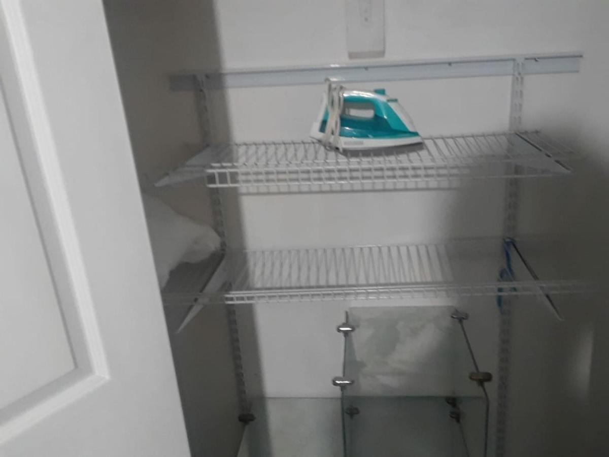 Snug Minimalist Full Bed With 50 Inch Smart Tv, Netflix, Airplay, Mini-Fridge, And 500 Mbps Wifi Near Fiu, Dolphin Mall, Airport Miami Dış mekan fotoğraf
