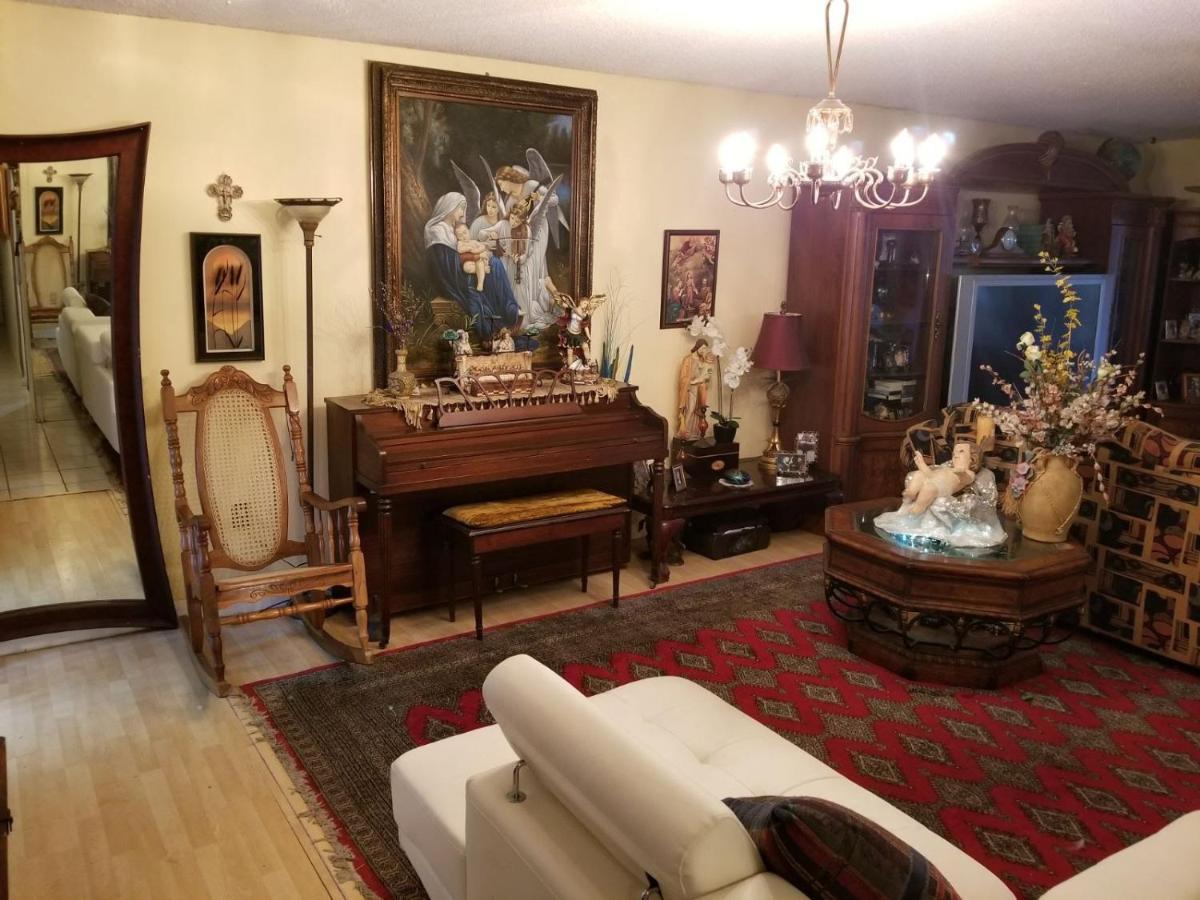Snug Minimalist Full Bed With 50 Inch Smart Tv, Netflix, Airplay, Mini-Fridge, And 500 Mbps Wifi Near Fiu, Dolphin Mall, Airport Miami Dış mekan fotoğraf