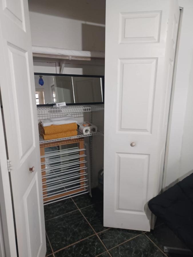 Snug Minimalist Full Bed With 50 Inch Smart Tv, Netflix, Airplay, Mini-Fridge, And 500 Mbps Wifi Near Fiu, Dolphin Mall, Airport Miami Dış mekan fotoğraf